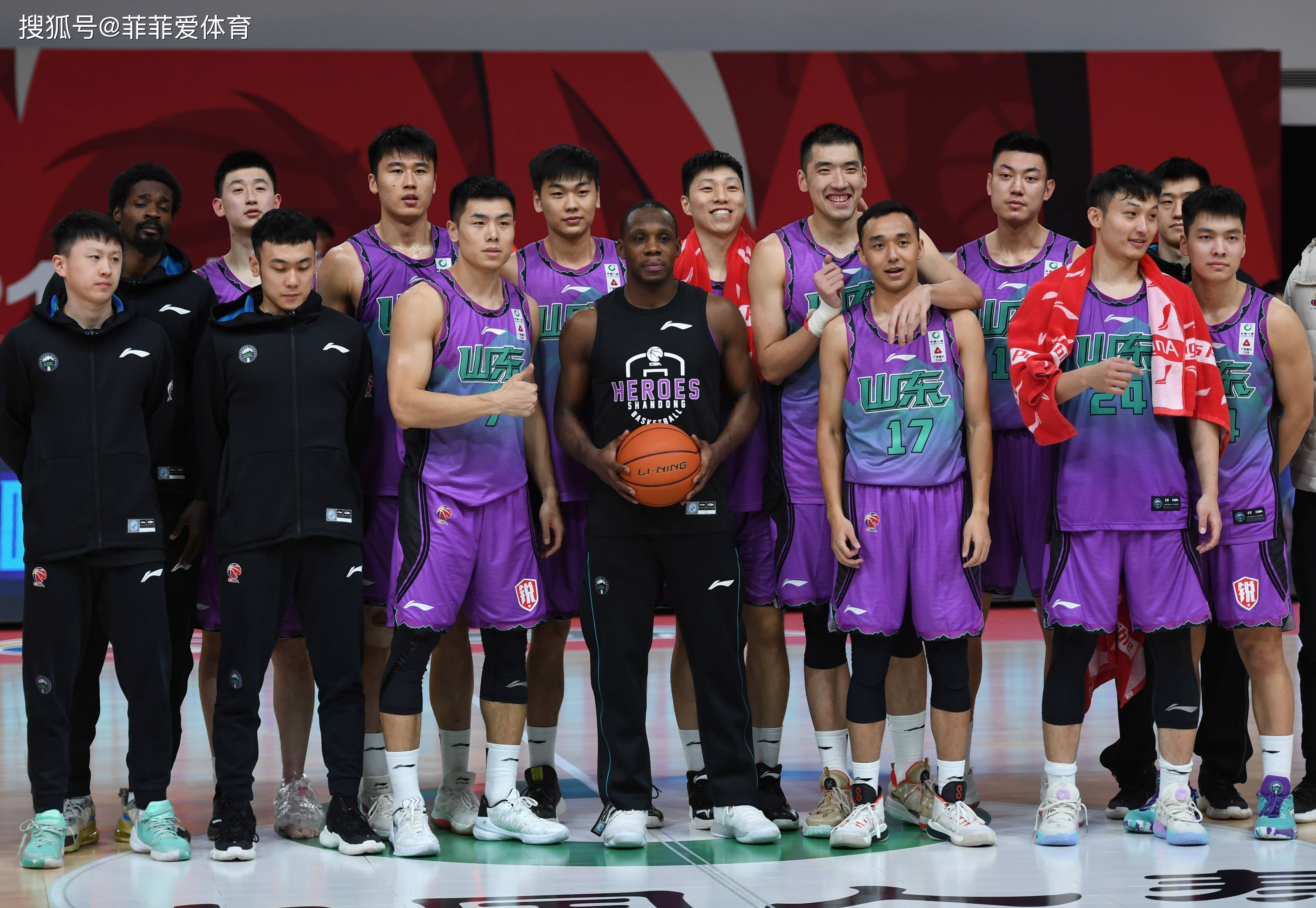 爱游戏官方 -清晨山东男篮调整名单以备CBA常规赛，队长鼓劲环节打磨，态度坚定，临场指挥获称赞的简单介绍