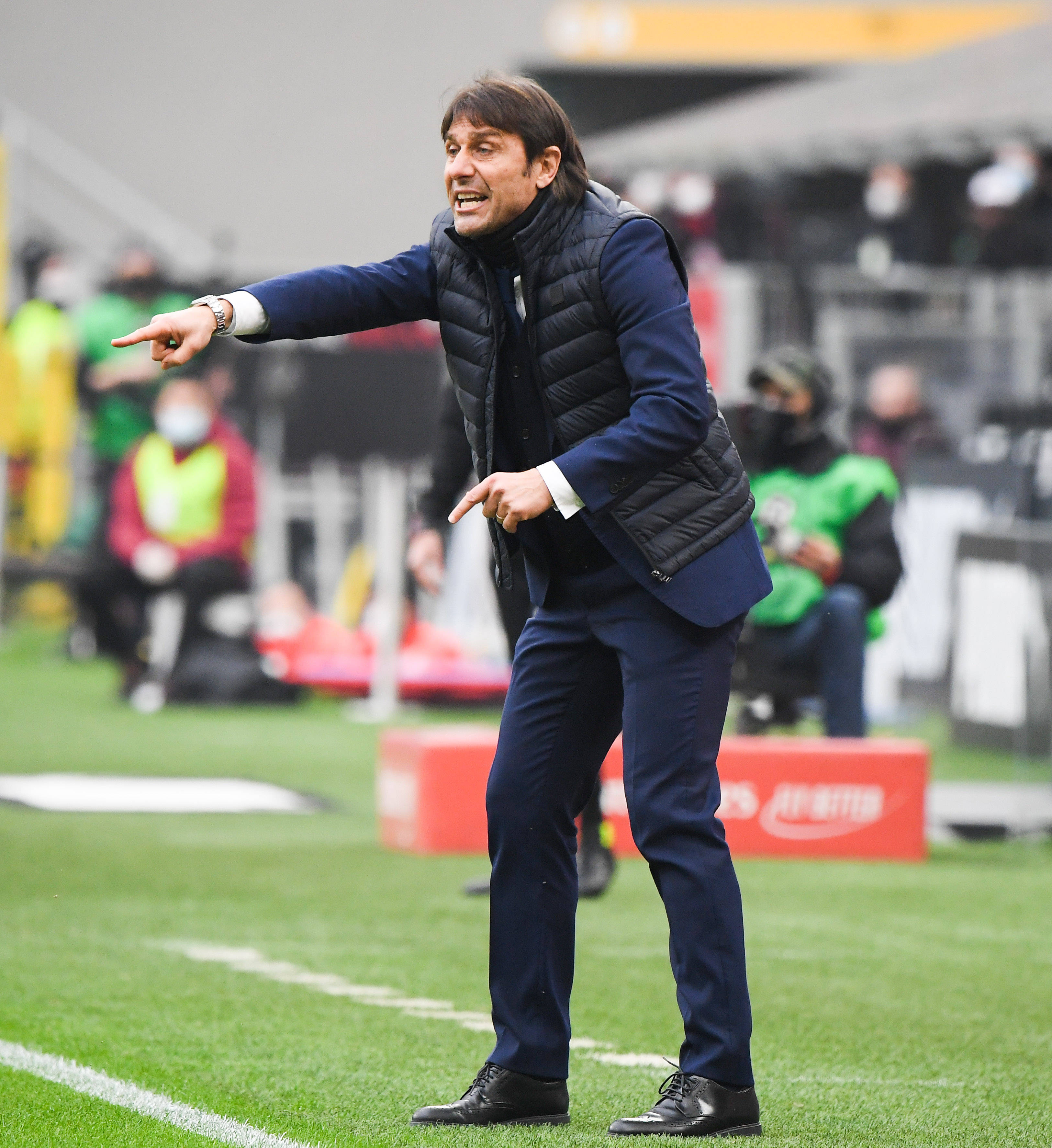 爱游戏官方 -风云突变！克里夫兰骑士今夜更衣室发声，意甲版图或变，目标明确，纪律约束更严格 