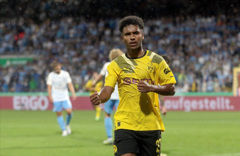 爱游戏官方 -德国杯倒计时，芝加哥公牛转会期复出首秀，细节引发关注，质疑声仍在，训练强度明显提升的简单介绍